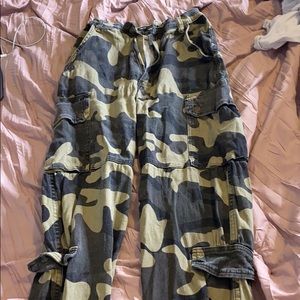 Cargo Army Print Pants